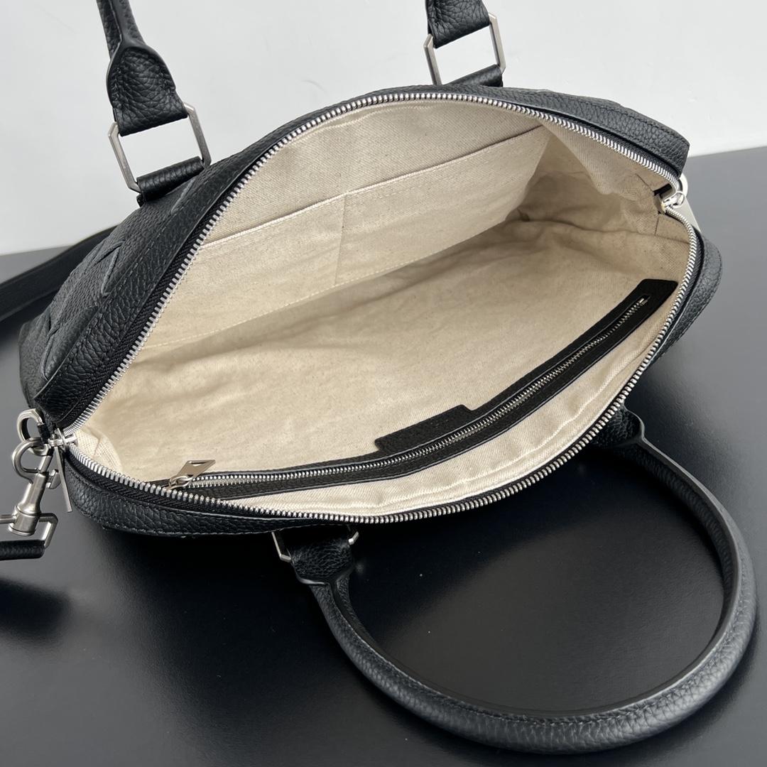 Bottega Veneta Men's Slim Intrecciato Briefcase in Black - FashionPlug