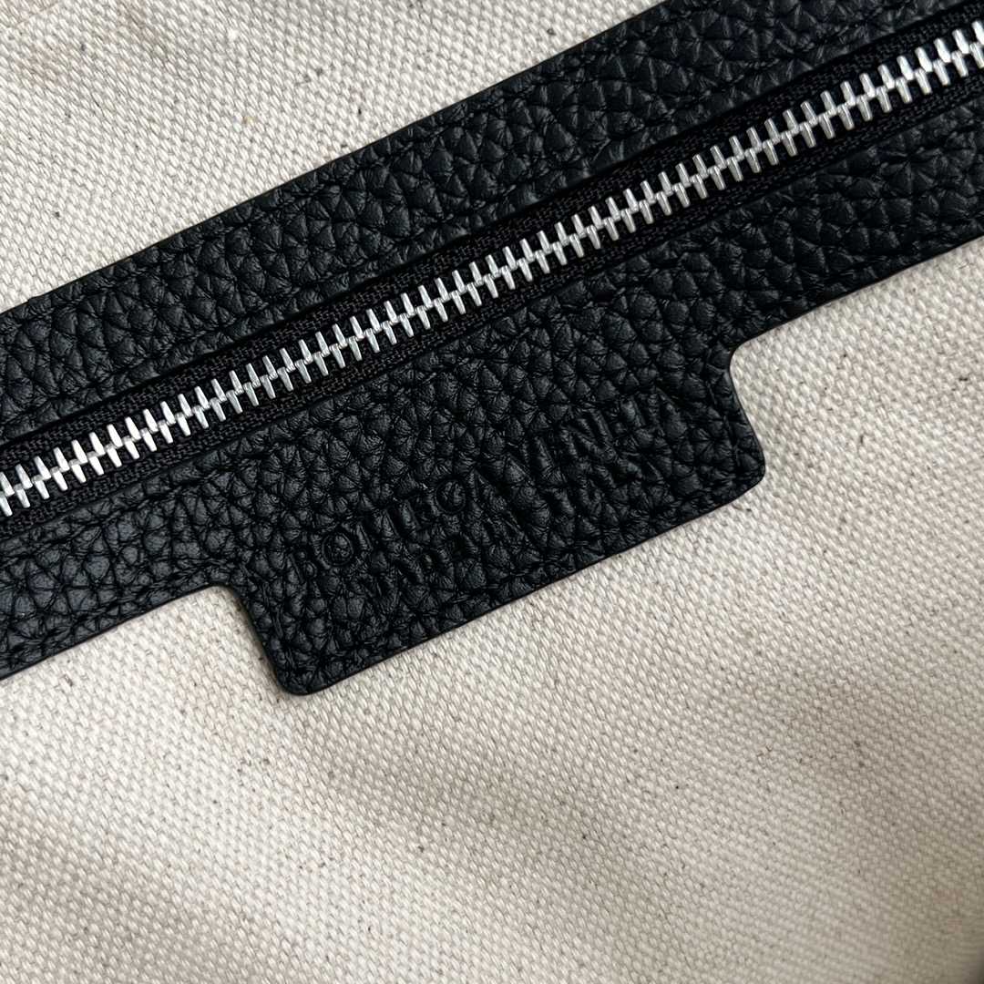 Bottega Veneta Men's Slim Intrecciato Briefcase in Black - FashionPlug