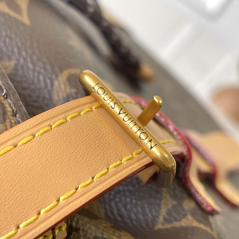 Louis Vuitton Christopher MM   M14038 - FashionPlug