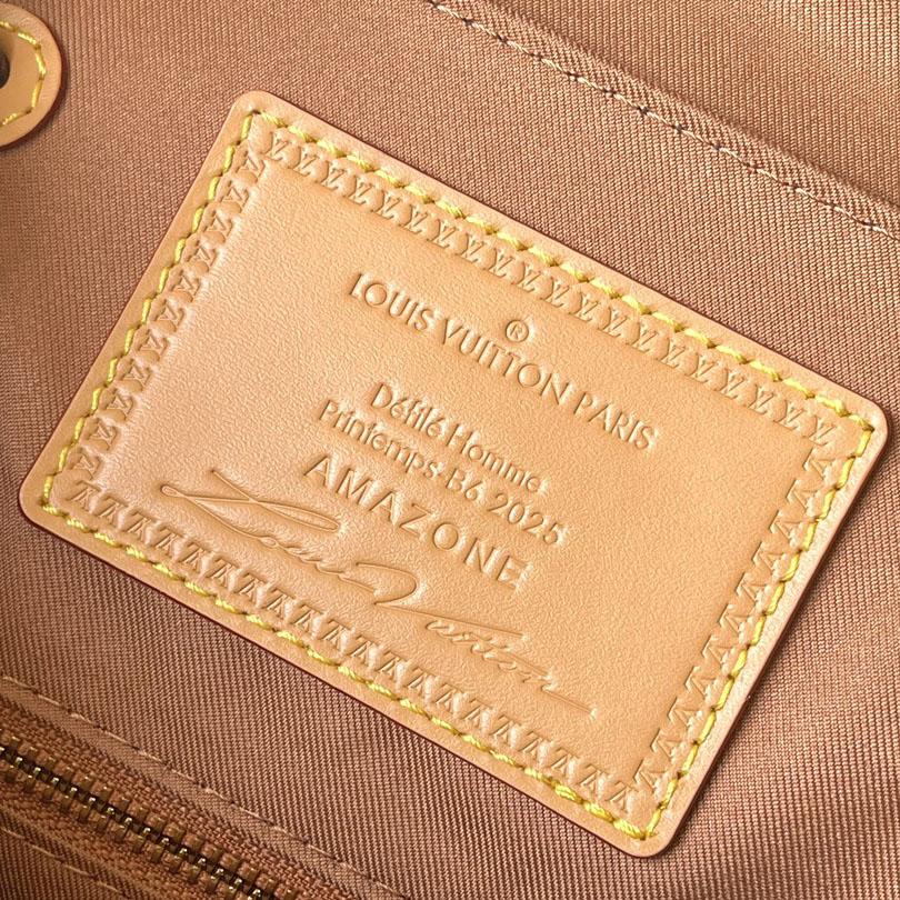 Louis Vuitton Christopher MM   M14038 - FashionPlug
