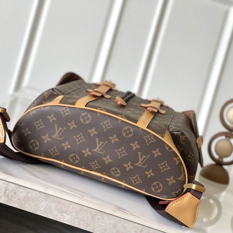Louis Vuitton Christopher MM   M14038 - FashionPlug