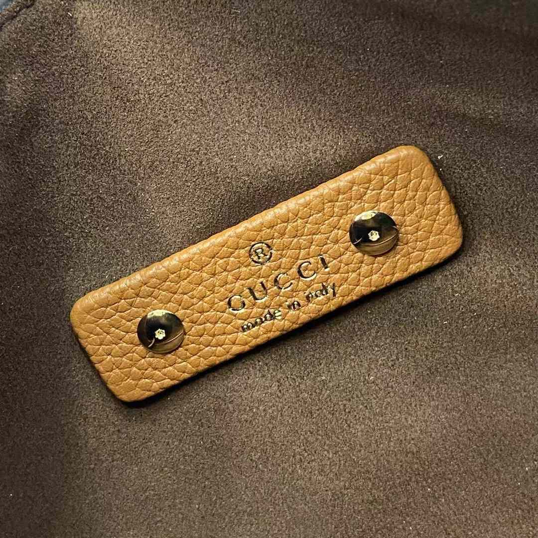 Gucci Softbit Medium Top Handle Bag - FashionPlug
