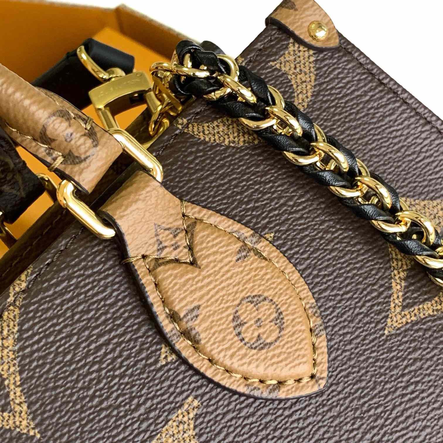 Louis Vuitton OnTheGo East West Chain  M14236 - FashionPlug