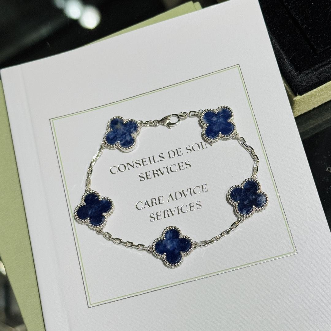Van Cleef & Arpels Bracelet - FashionPlug