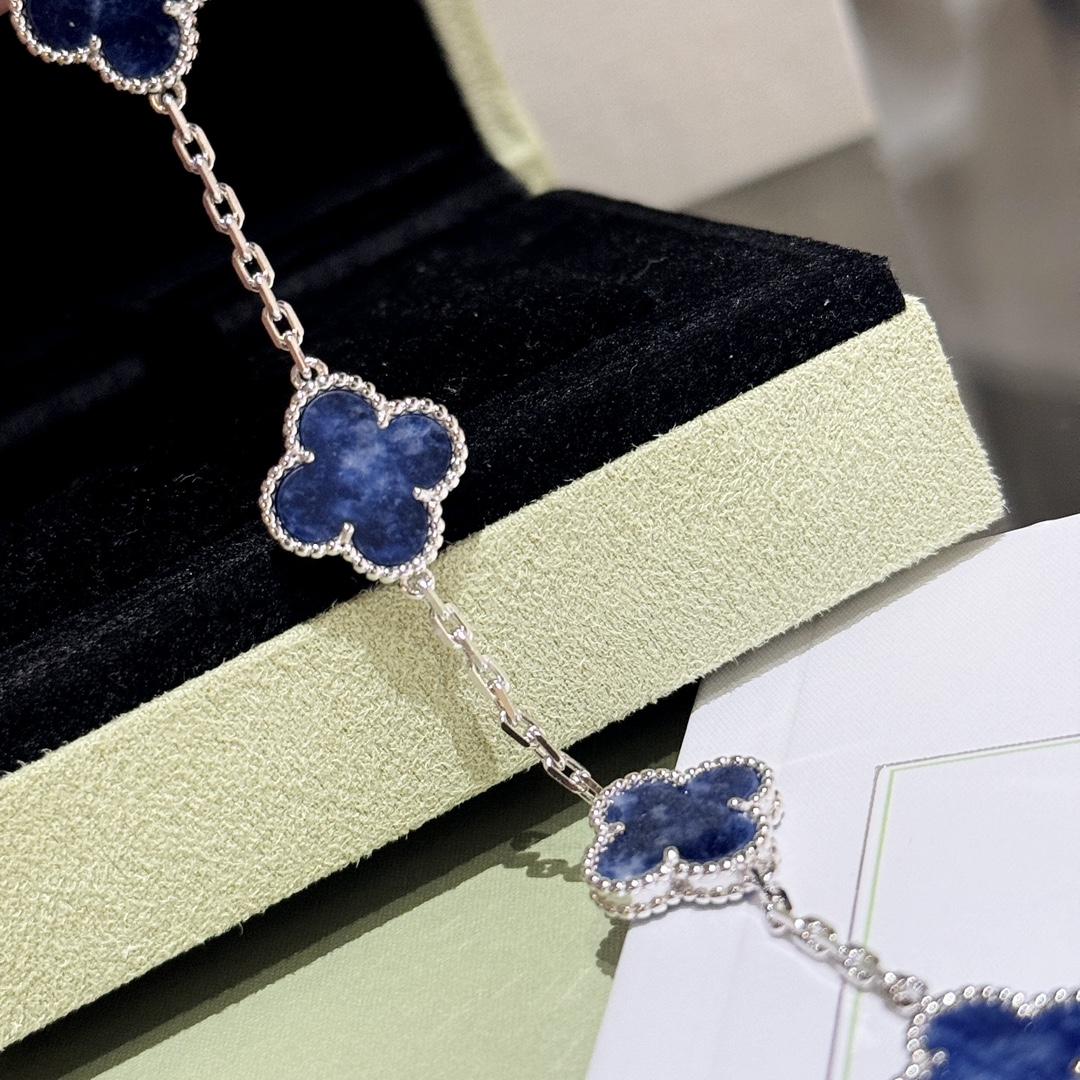 Van Cleef & Arpels Bracelet - FashionPlug
