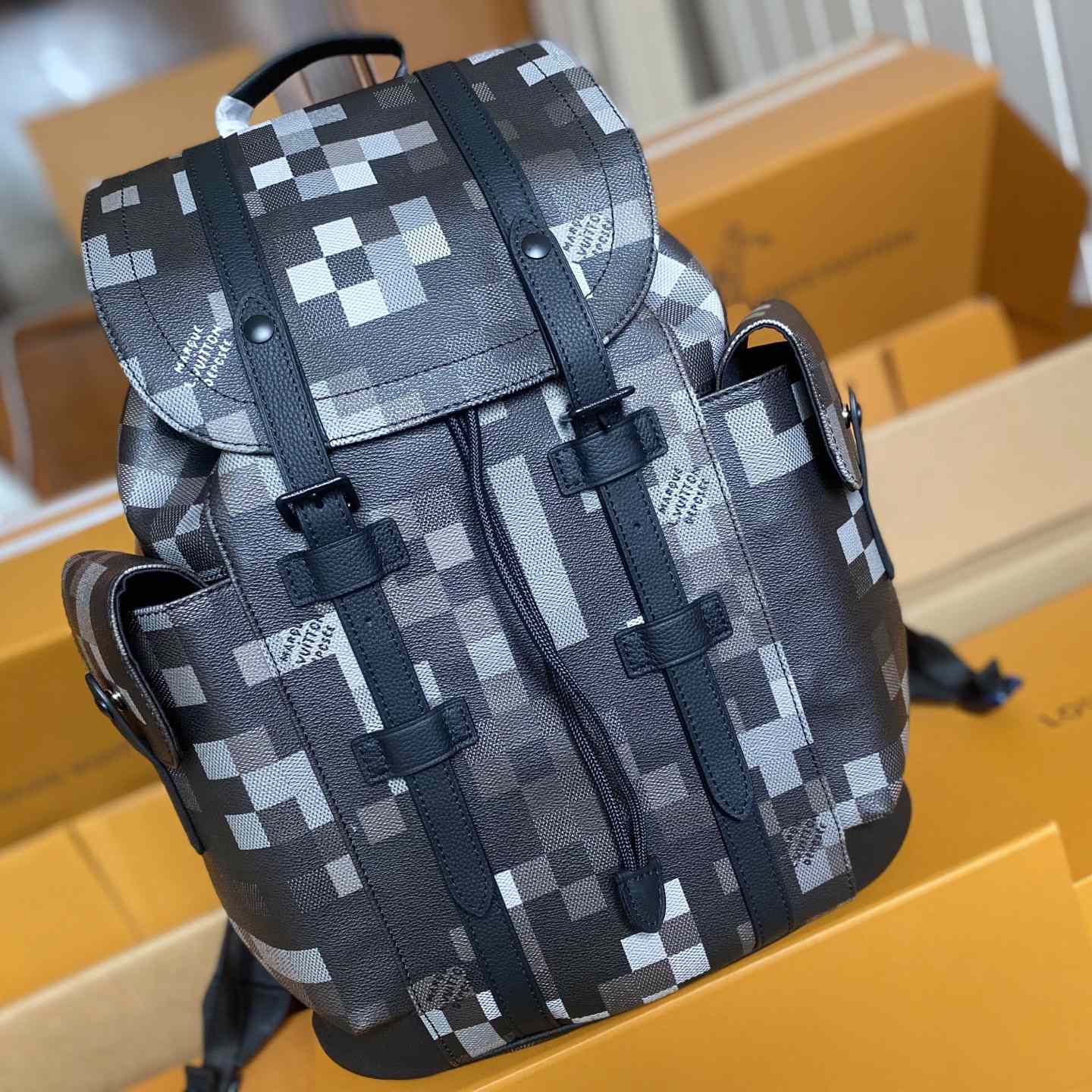 Louis Vuitton Christopher MM   M14952 - FashionPlug