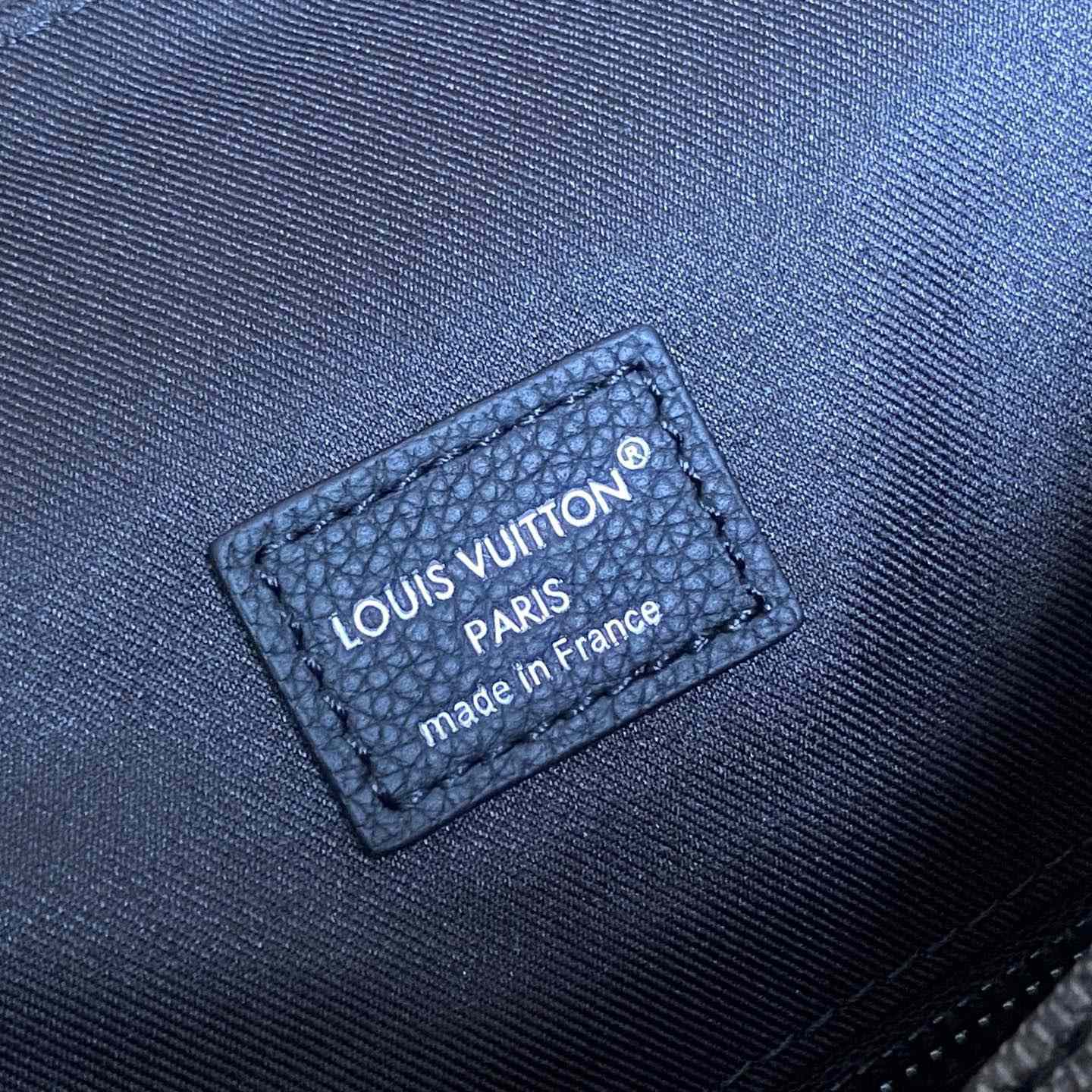 Louis Vuitton Christopher MM   M14952 - FashionPlug