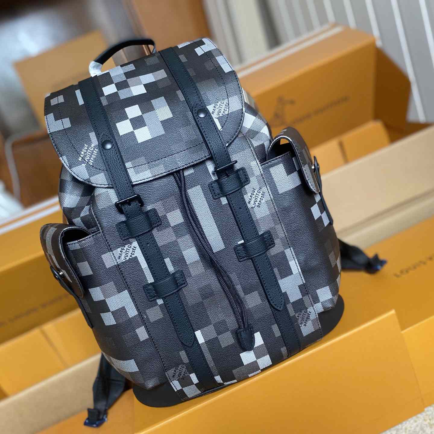Louis Vuitton Christopher MM   M14952 - FashionPlug