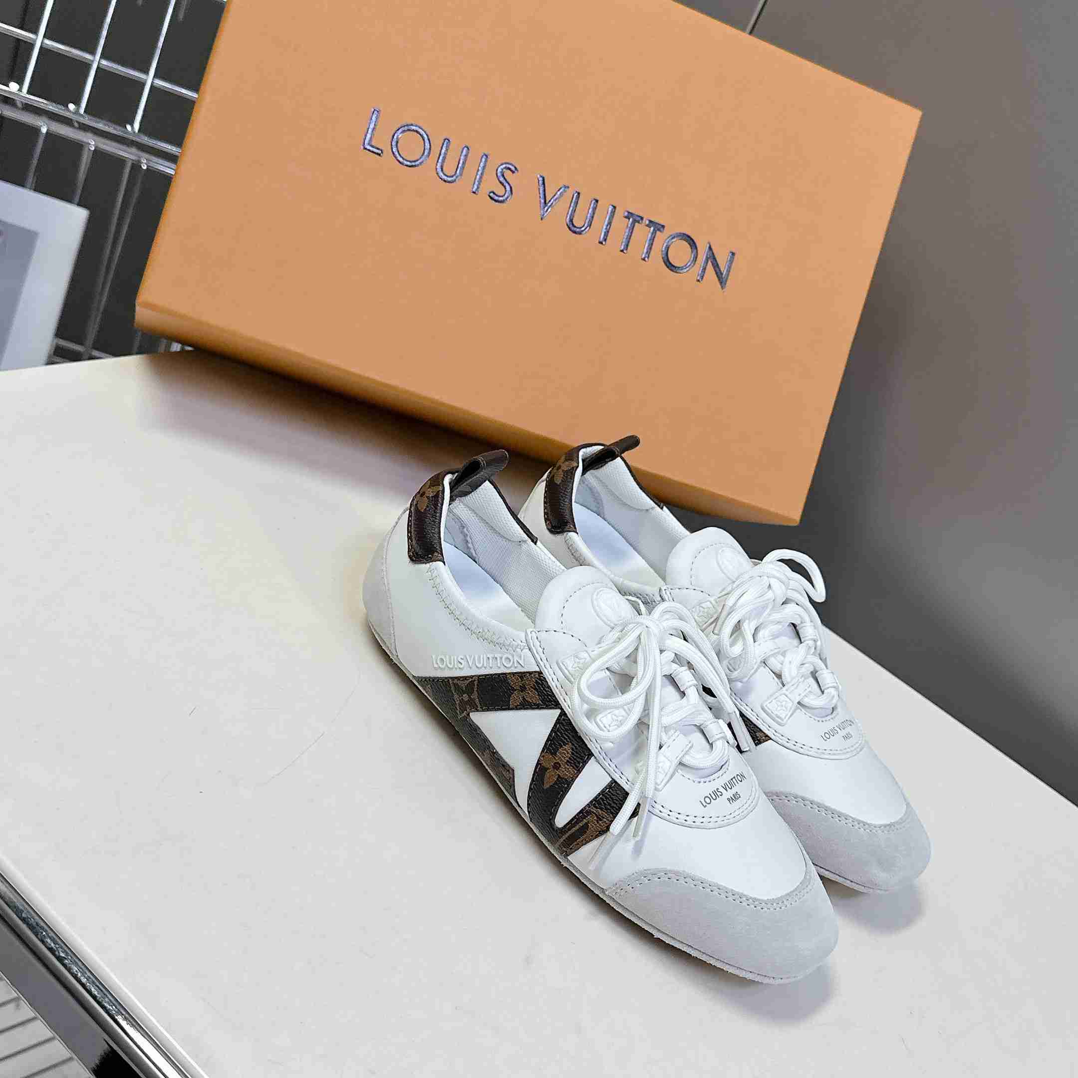 Louis Vuitton LV Sneakerina   1AHNC6 - FashionPlug