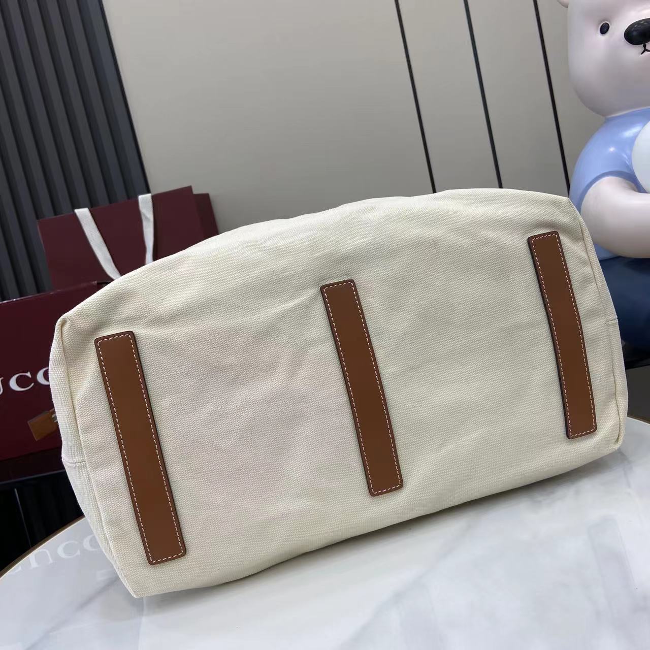 Gucci Printed Canvas Large Tote Bag - FashionPlug