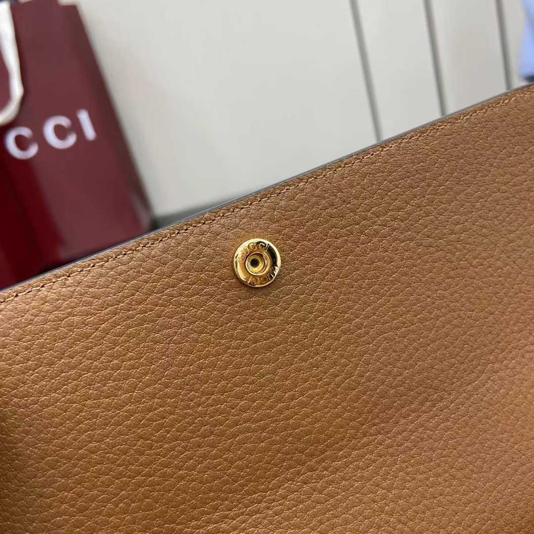 Gucci Softbit Continental Wallet - FashionPlug