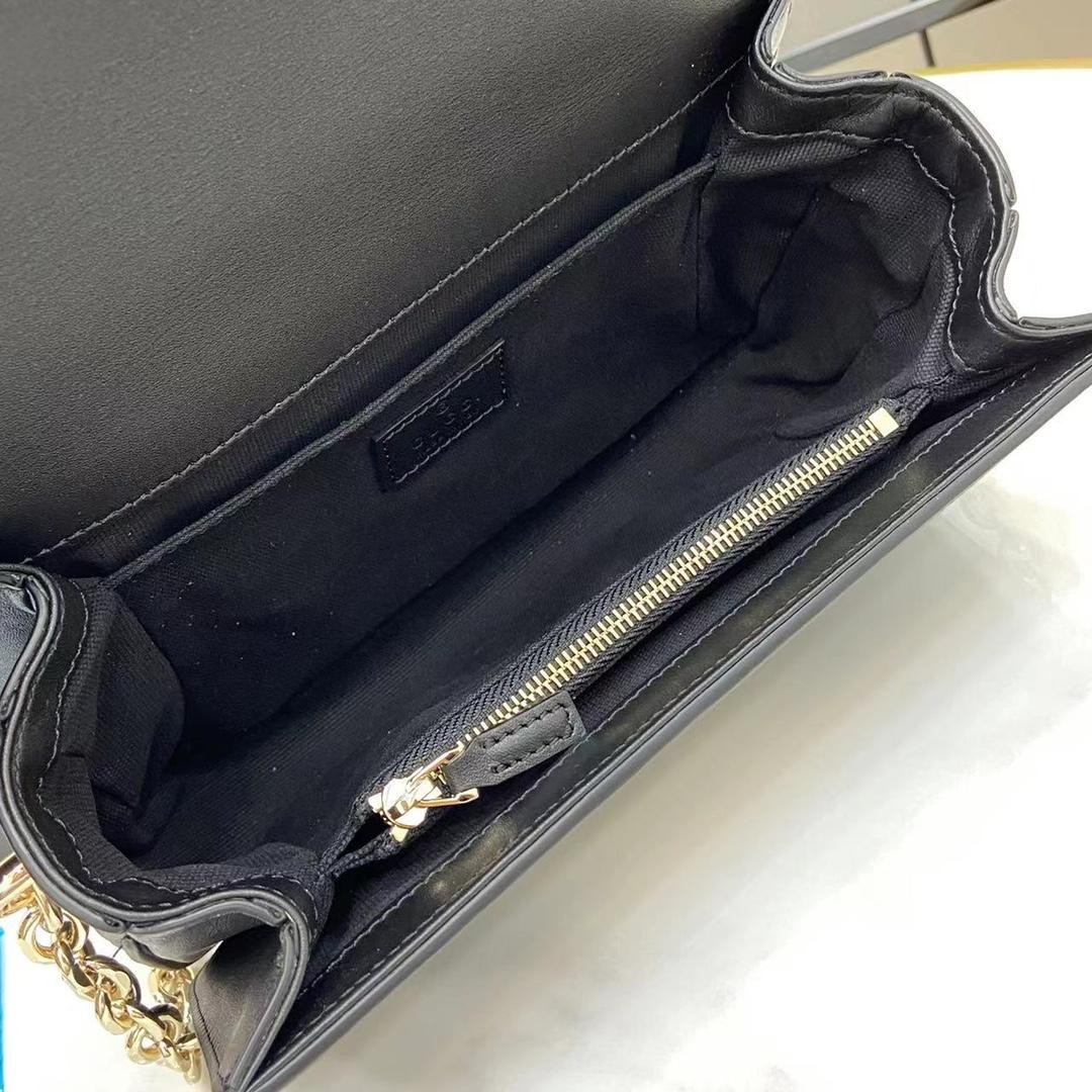 Gucci Go Small Shoulder Bag - FashionPlug