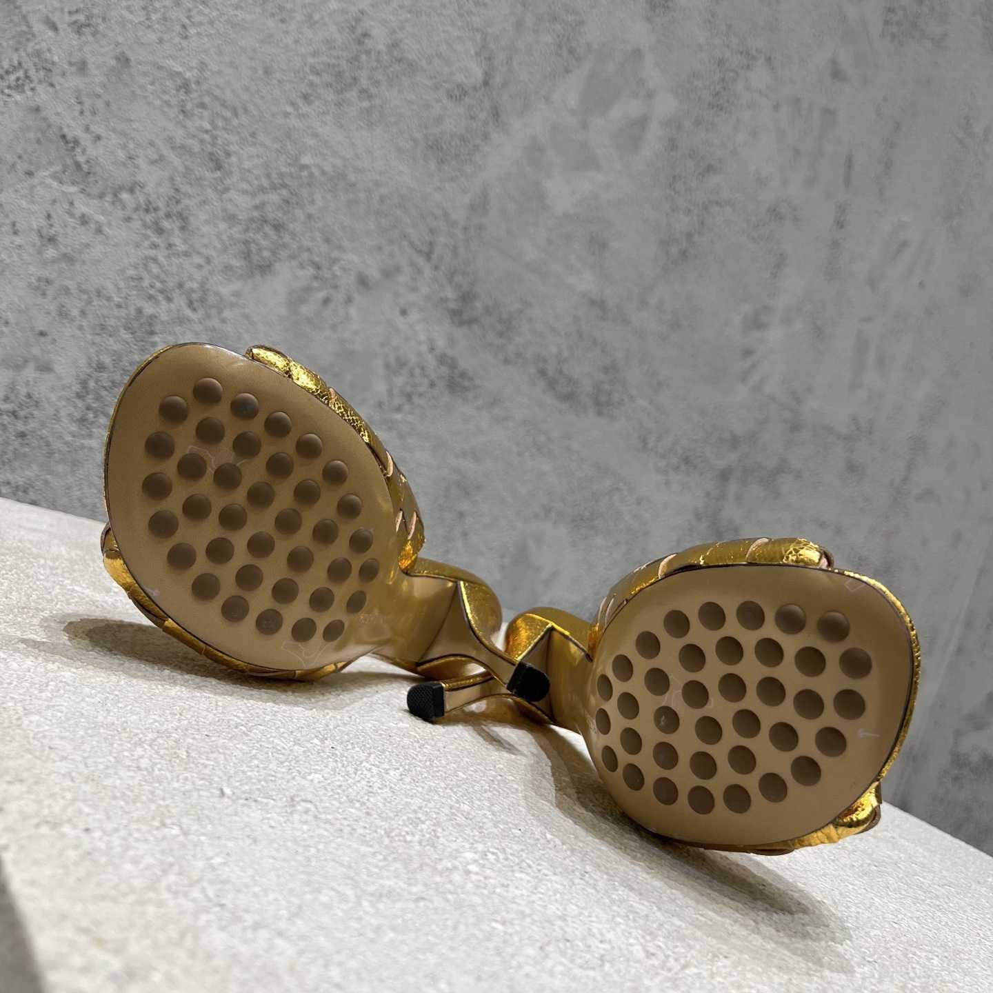 Bottega Veneta Blink Mule   - FashionPlug