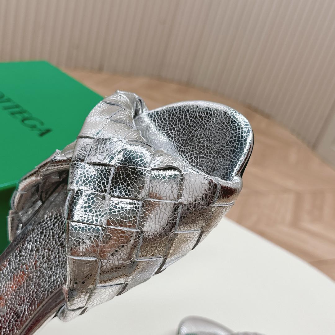 Bottega Veneta Blink Flat Mule - FashionPlug