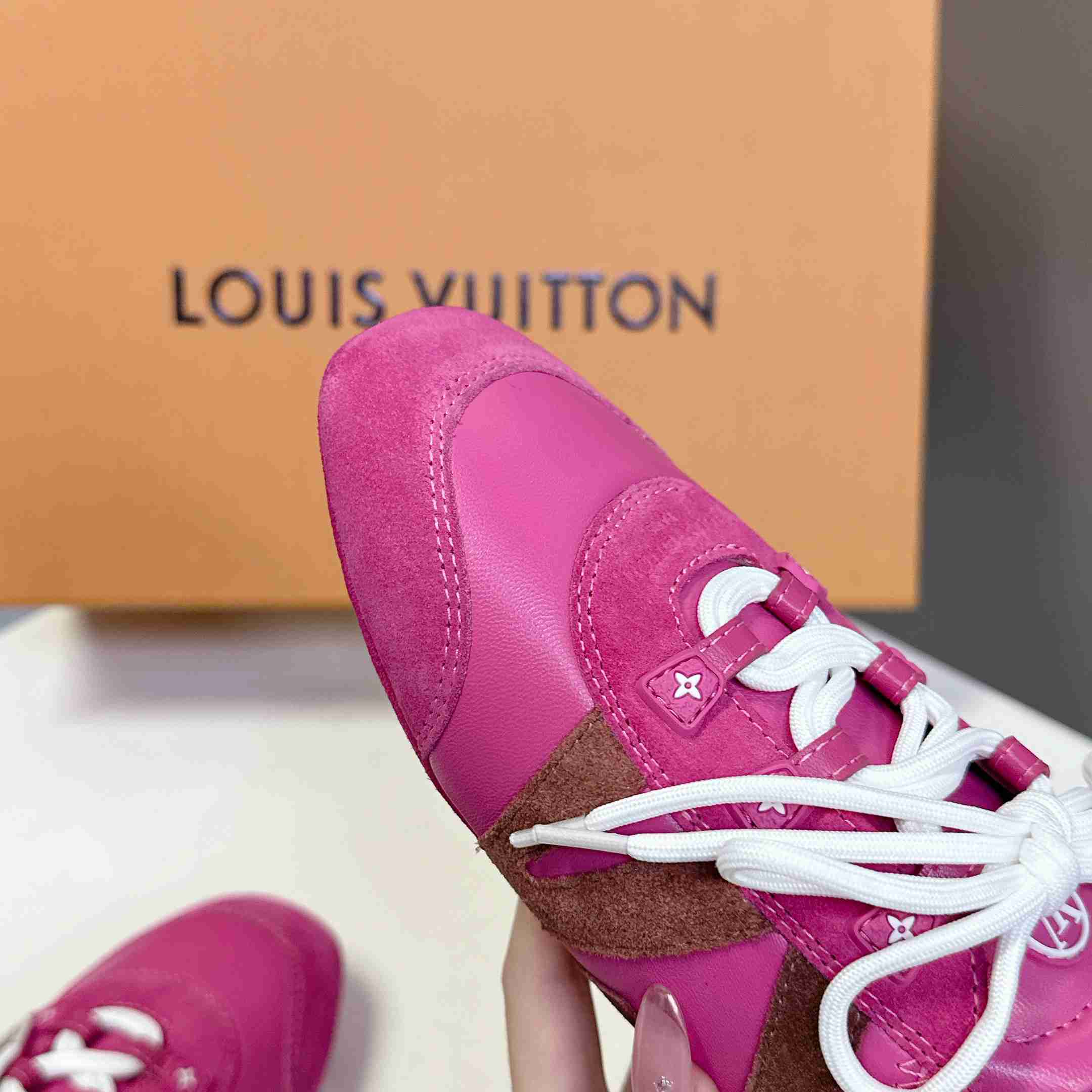 Louis Vuitton LV Sneakerina   1AHNEI - FashionPlug