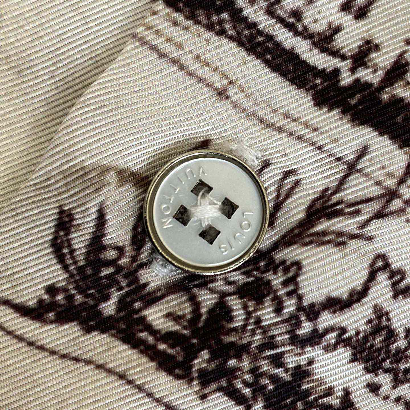 Louis Vuitton Long-Sleeved Silk Shirt    1AGJN4 - FashionPlug