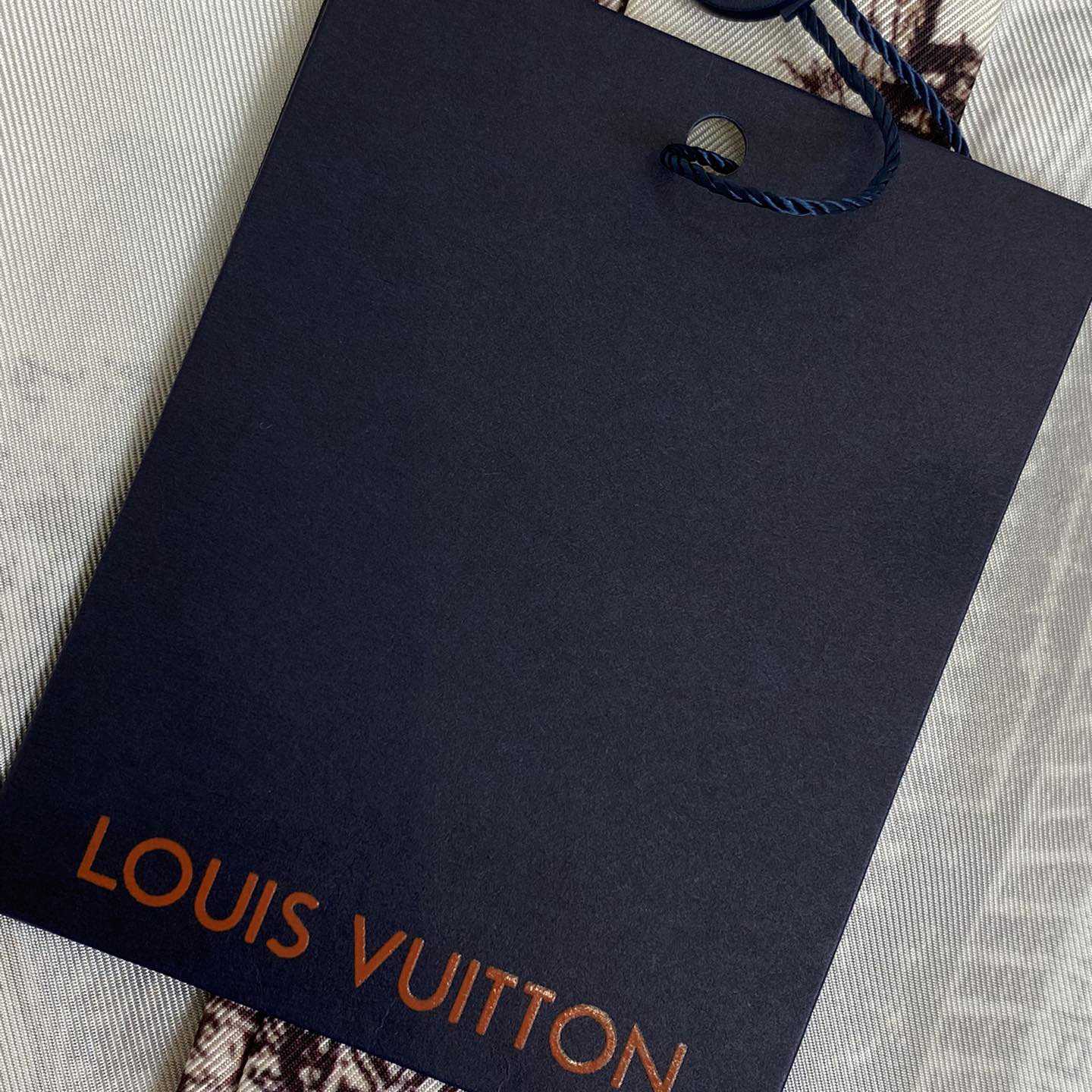 Louis Vuitton Long-Sleeved Silk Shirt    1AGJN4 - FashionPlug