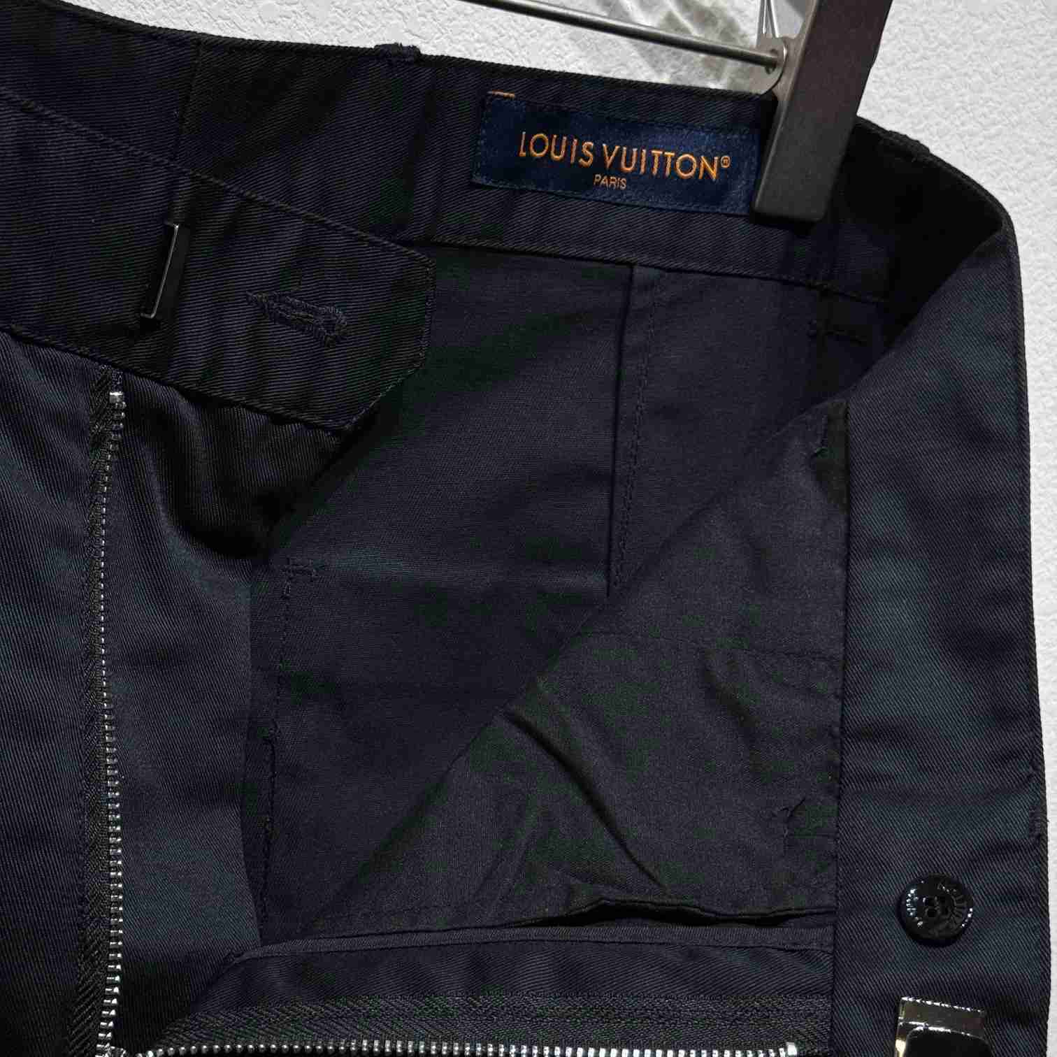 Louis Vuitton Signature Chino Pants - FashionPlug