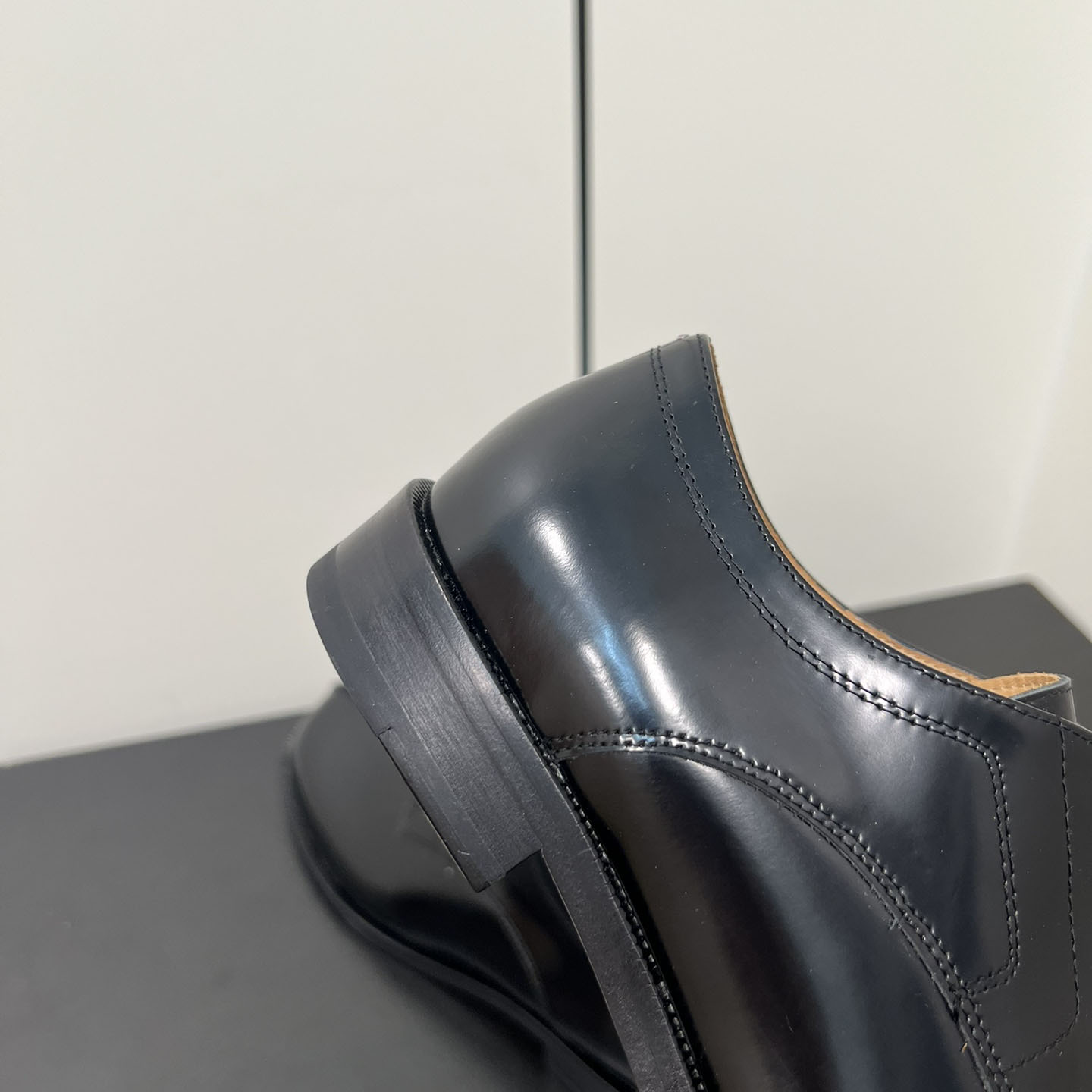 Maison Margiela Tabi Leather Loafers - FashionPlug