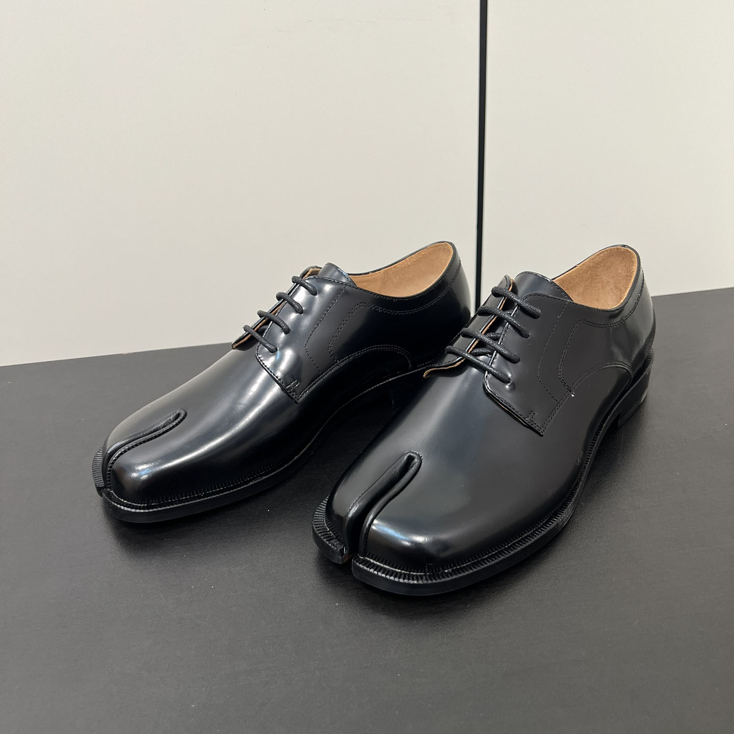 Maison Margiela Tabi Leather Loafers - FashionPlug