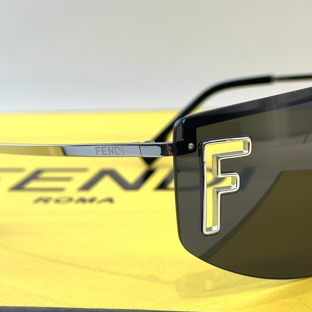 Fendi FF Squared Ruthenium-colored metal sunglasses   FE40168U - FashionPlug
