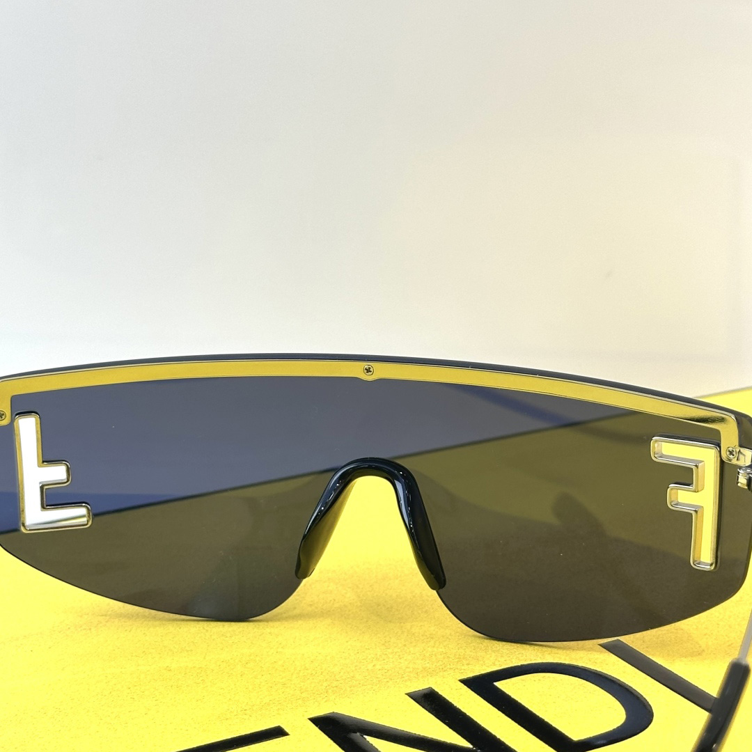 Fendi FF Squared Ruthenium-colored metal sunglasses   FE40168U - FashionPlug