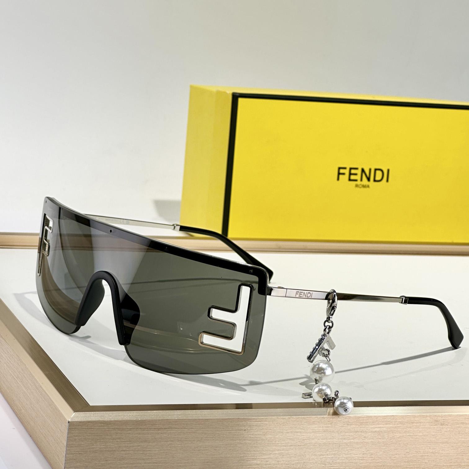 Fendi FF Squared Ruthenium-colored metal sunglasses   FE40168U - FashionPlug