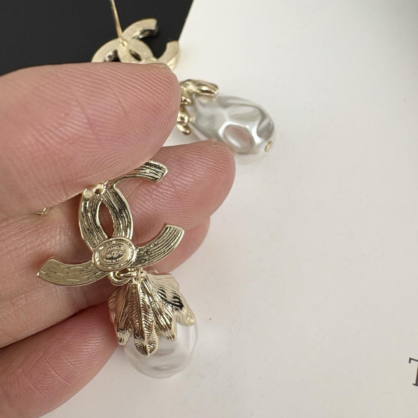 Chanel Earrings - FashionPlug