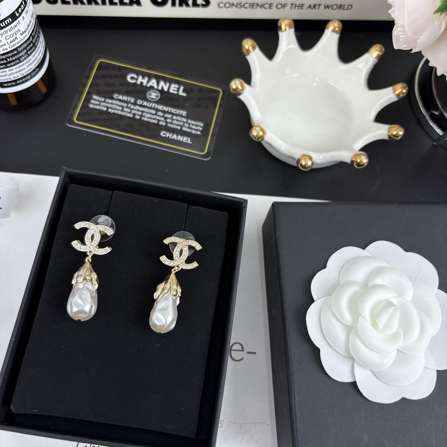Chanel Earrings - FashionPlug