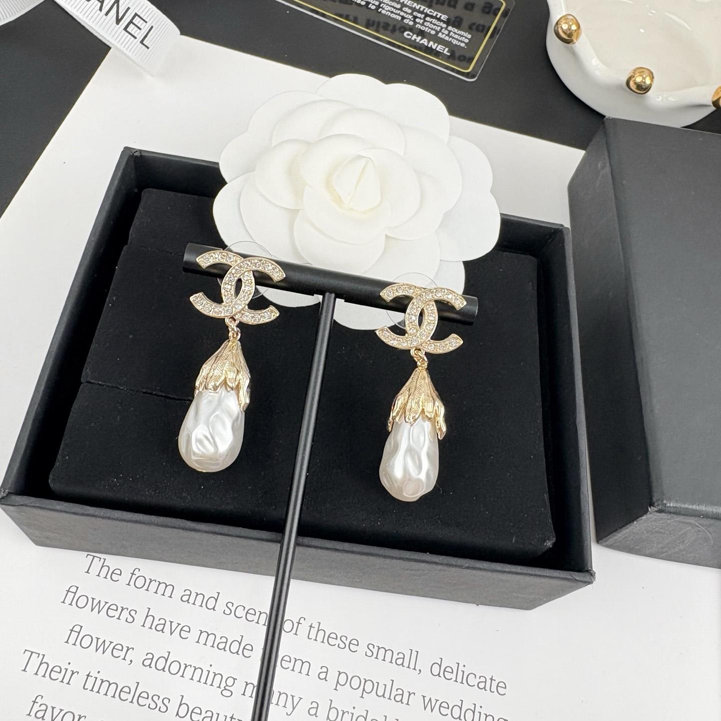 Chanel Earrings - FashionPlug