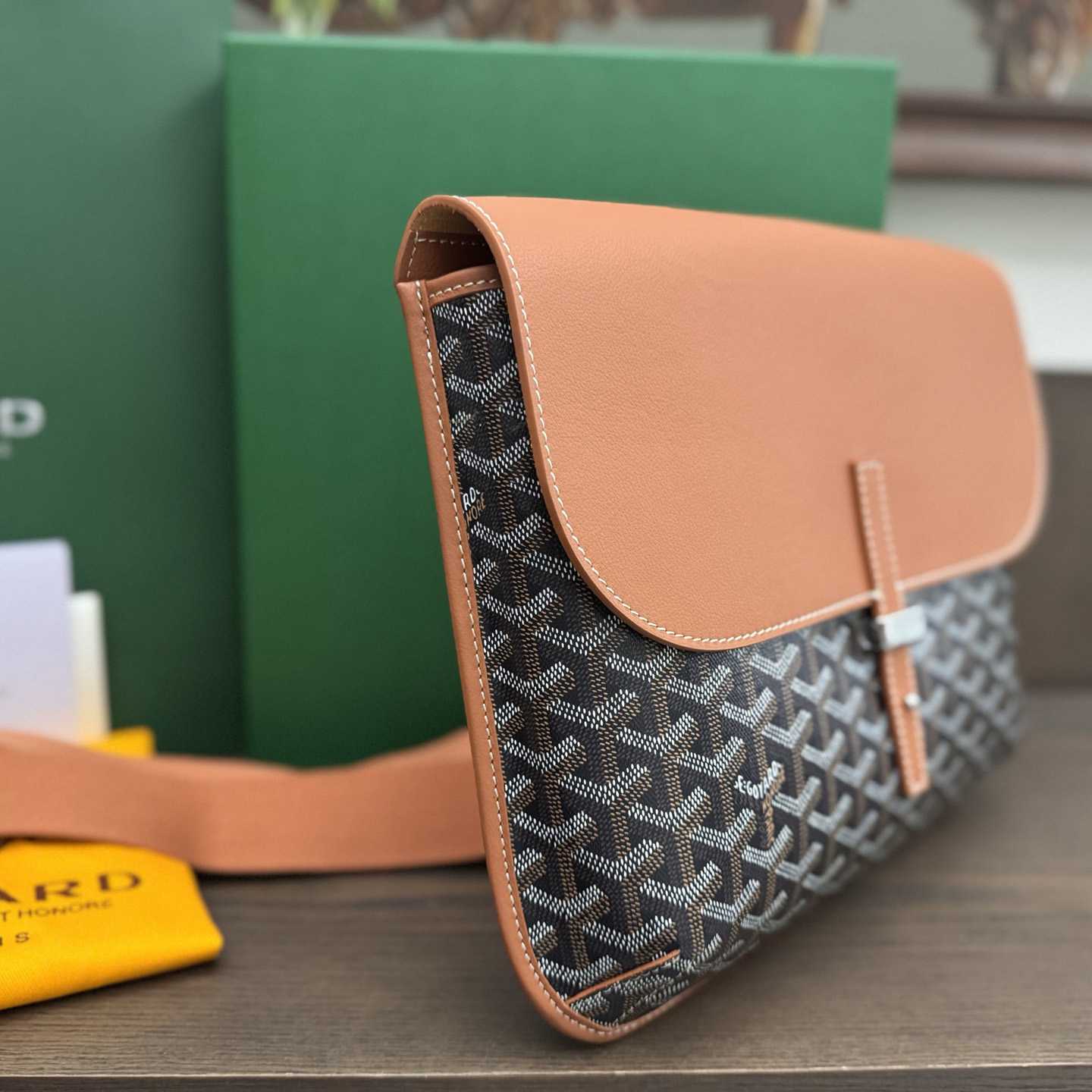 Goyard Coursier Messenger Bag - FashionPlug