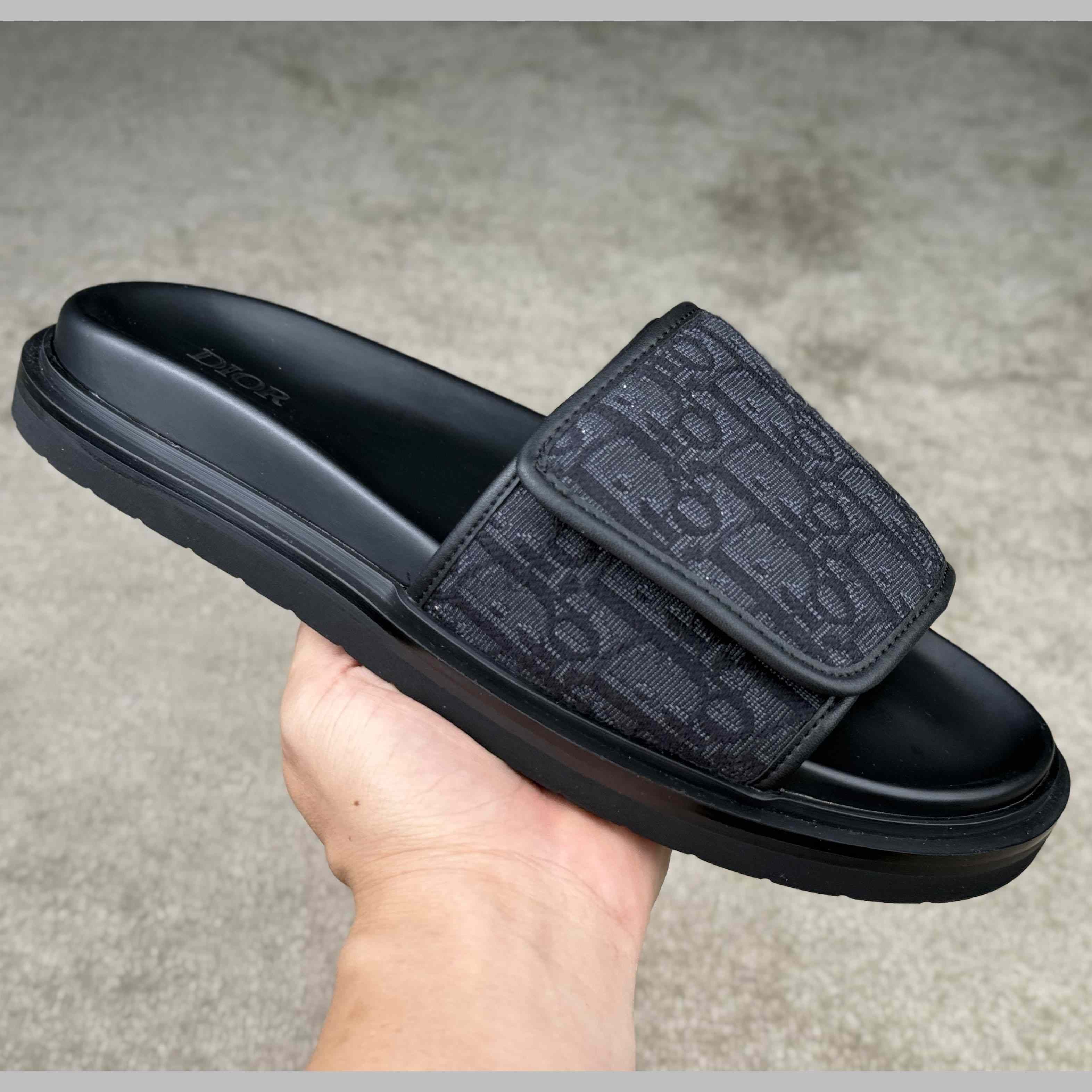 Dior Aqua Sandal  - FashionPlug