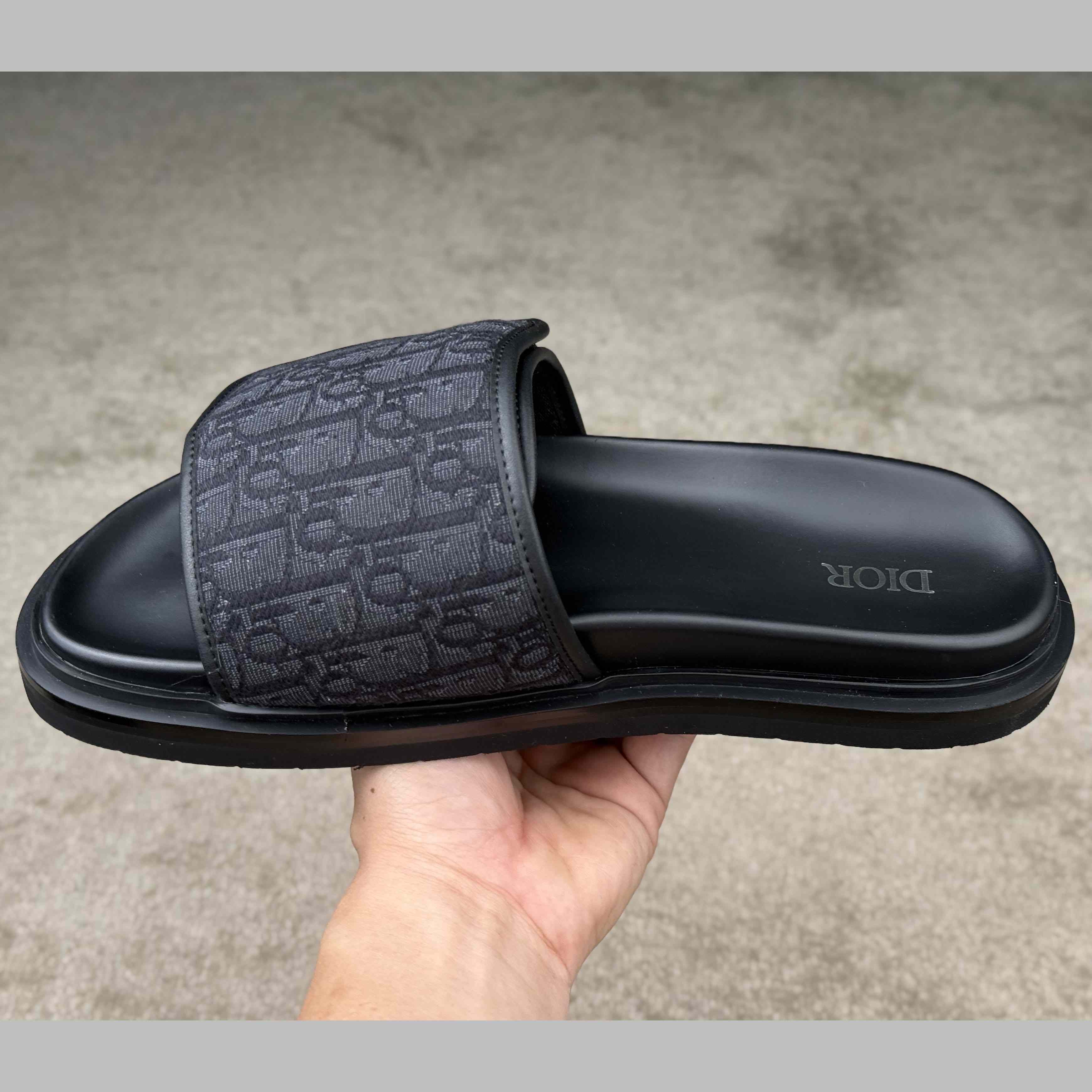Dior Aqua Sandal  - FashionPlug