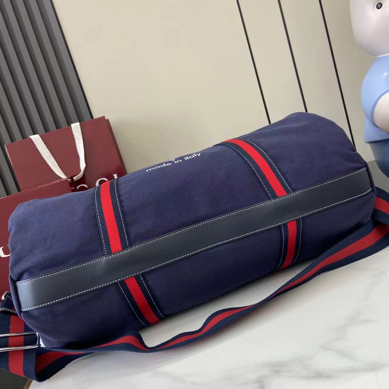 Gucci Large Printed Canvas Duffle Bag - FashionPlug