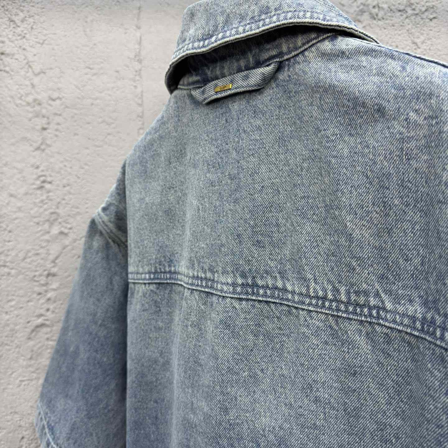 Louis Vuitton Short-Sleeved Denim Workwear Shirt  1ABLDG - FashionPlug
