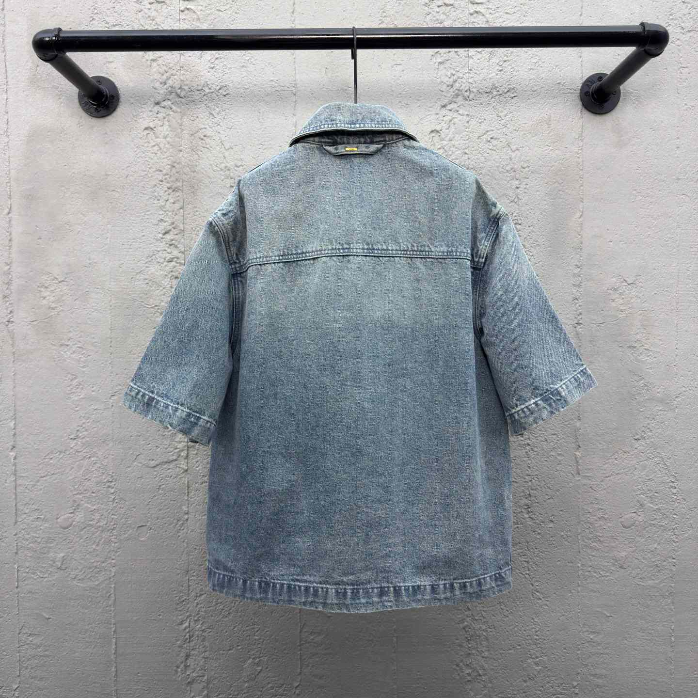 Louis Vuitton Short-Sleeved Denim Workwear Shirt  1ABLDG - FashionPlug