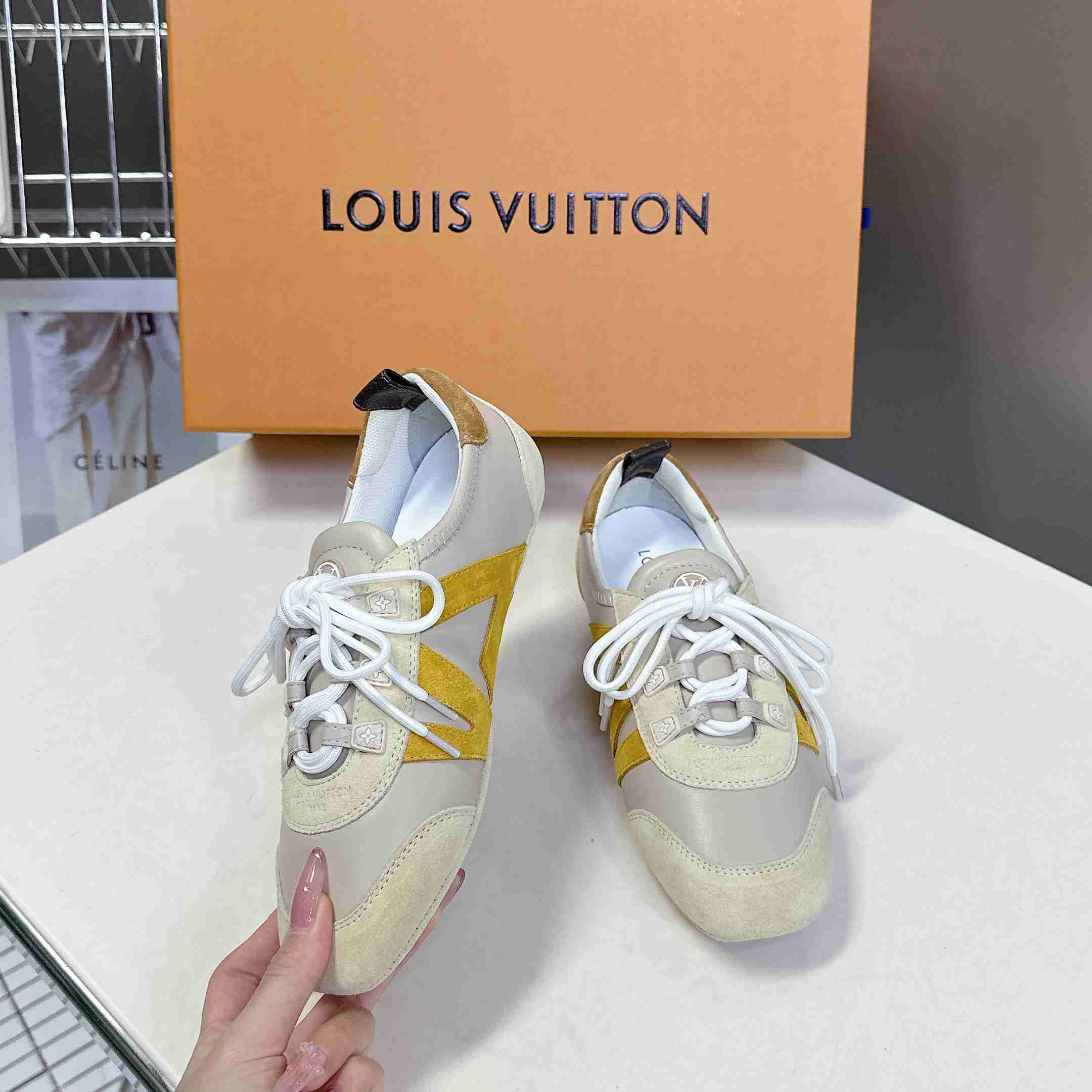 Louis Vuitton LV Sneakerina   1AHNEY - FashionPlug