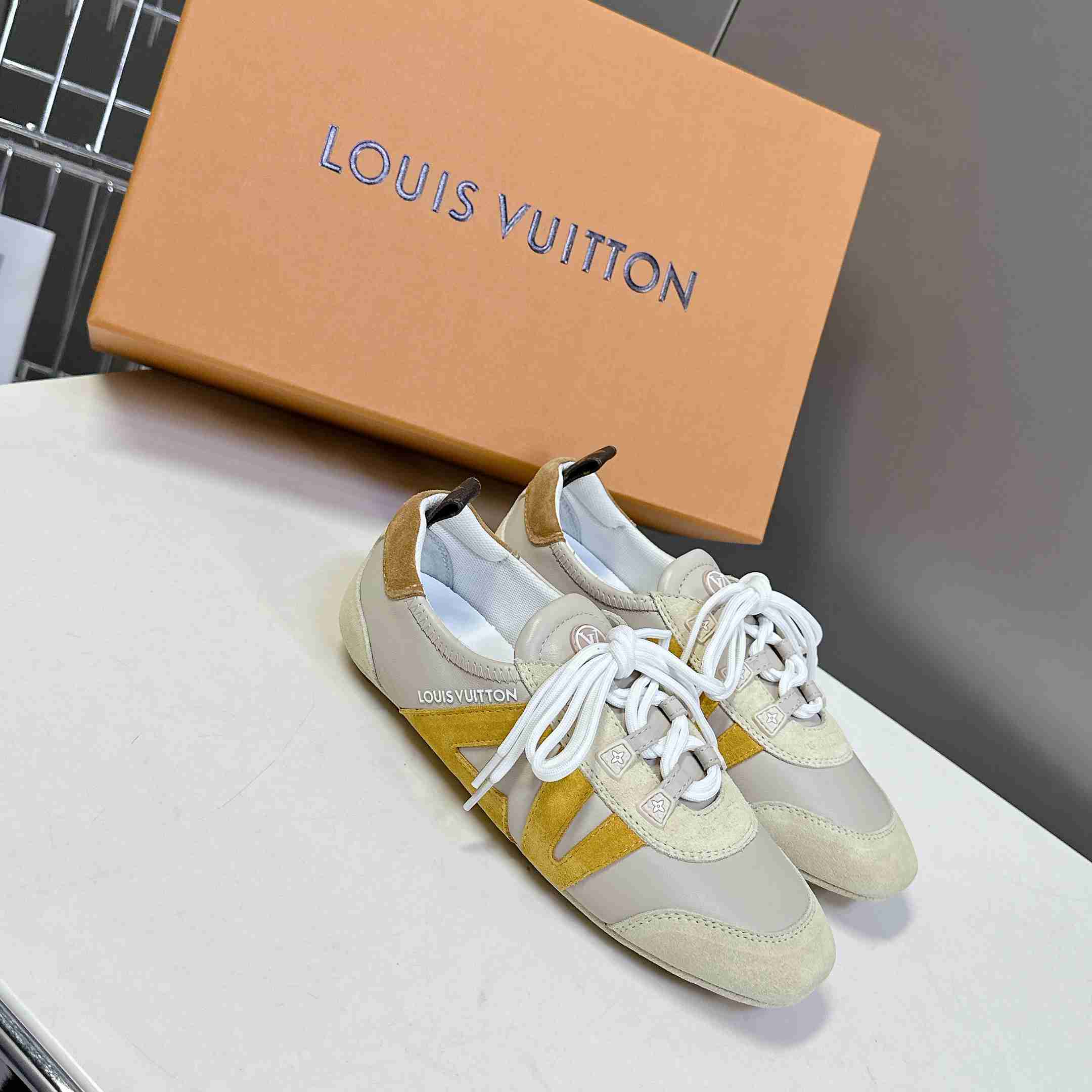 Louis Vuitton LV Sneakerina   1AHNEY - FashionPlug