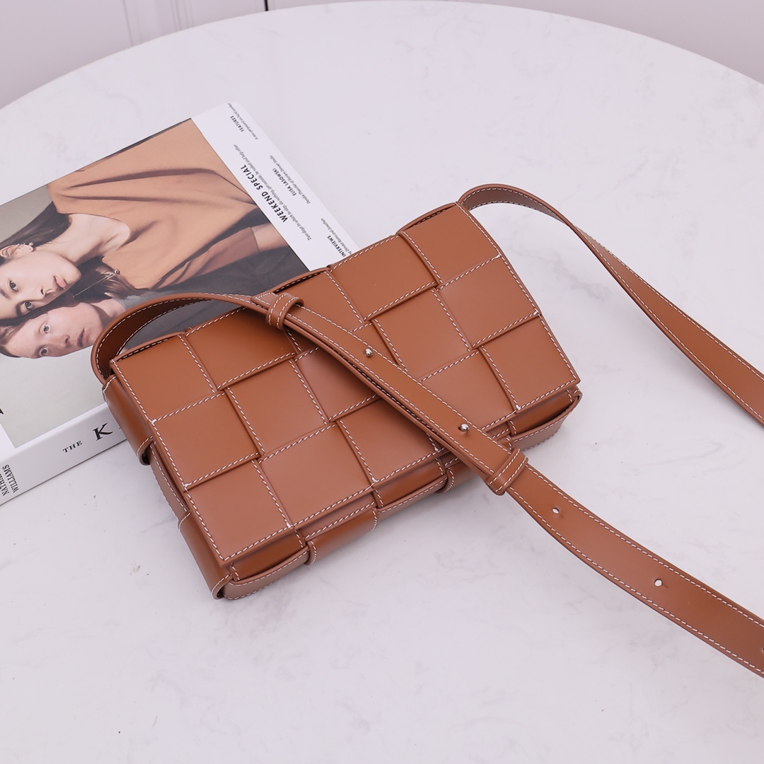 Bottega Veneta Cassette - FashionPlug