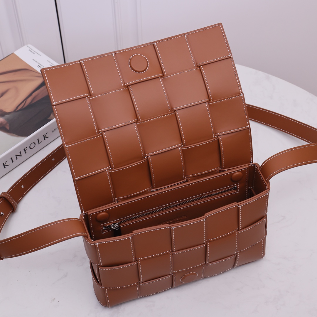 Bottega Veneta Cassette - FashionPlug