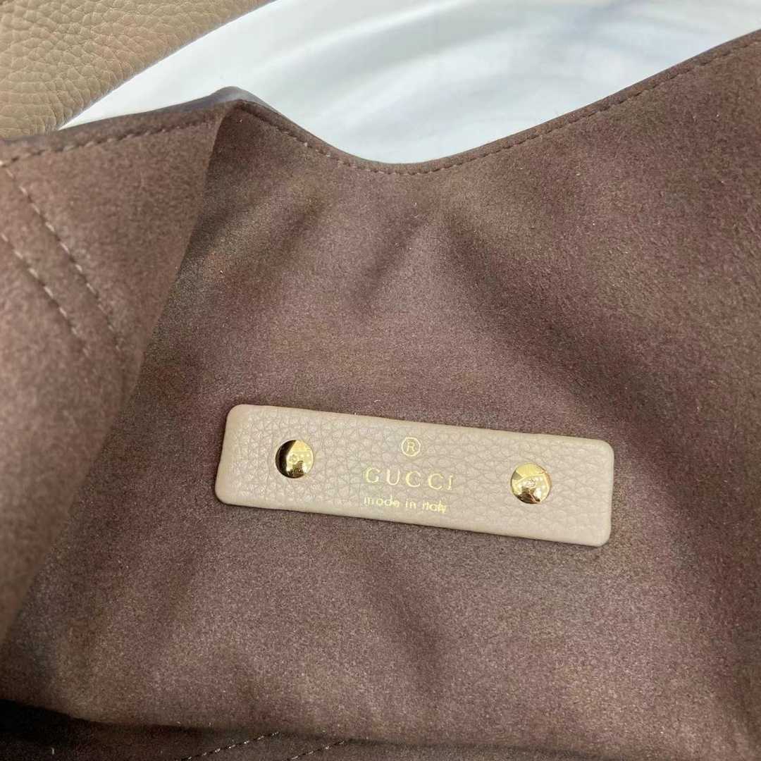 Gucci Softbit Maxi Shoulder Bag - FashionPlug
