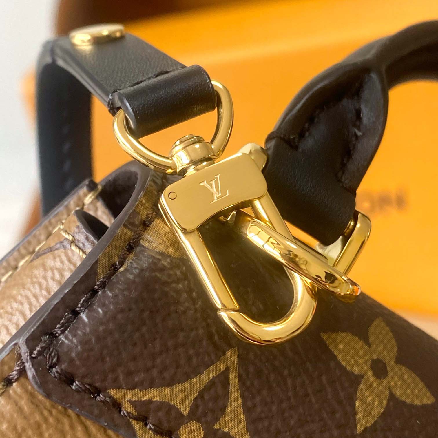 Louis Vuitton Tilsitt Handbag   M83473 - FashionPlug