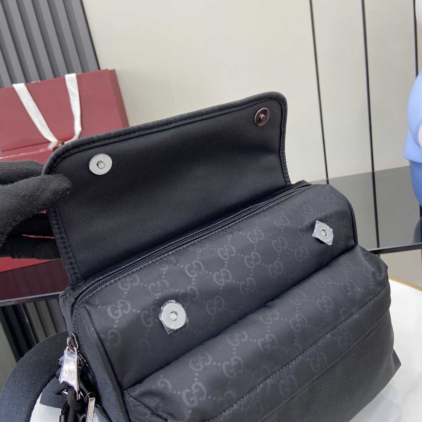 Gucci Nexus Medium Crossbody Bag - FashionPlug