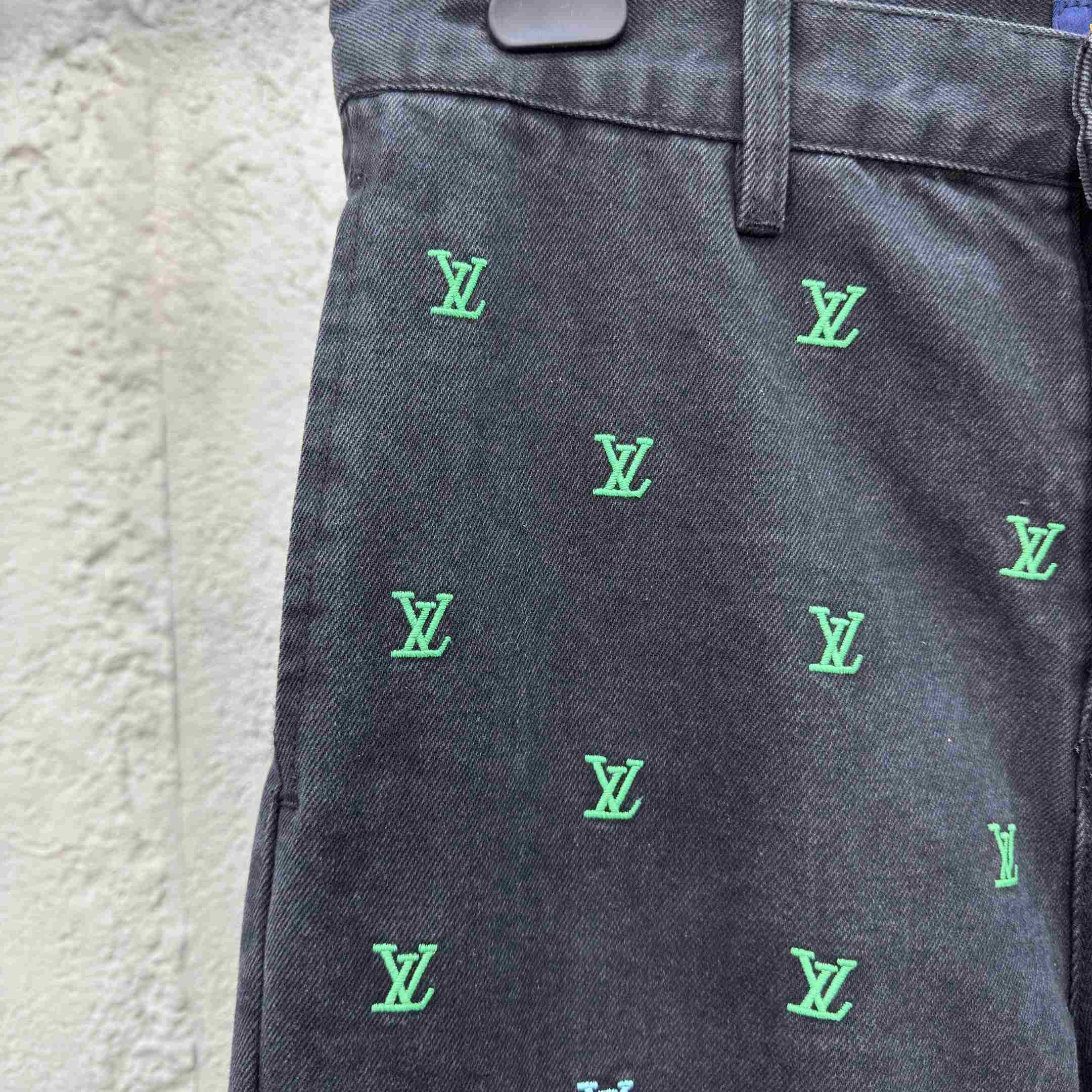 Louis Vuitton LV Blason Gradient Embroidered Denim Skate Pants   1AGTHE - FashionPlug