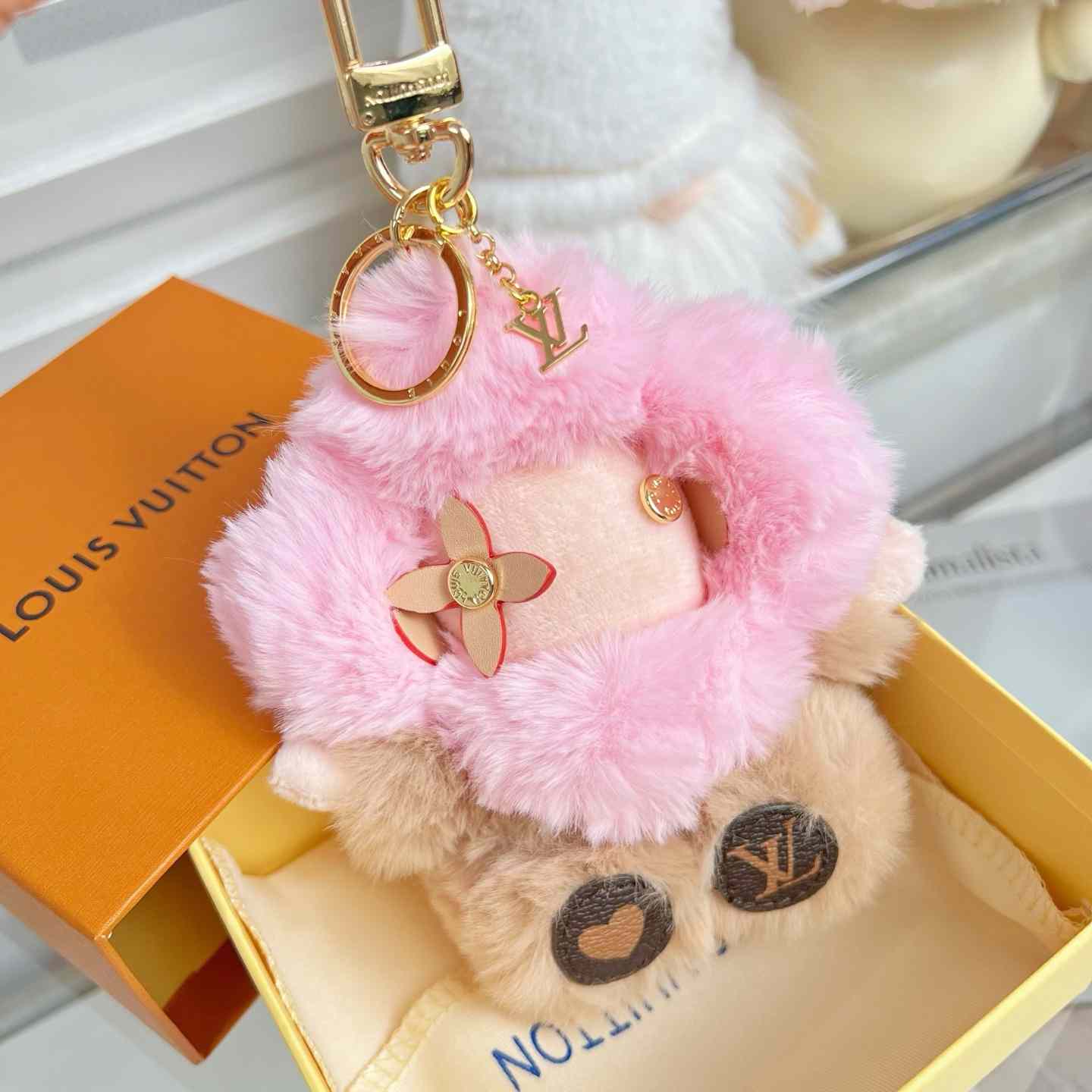Louis Vuitton Vivienne Fashionista Bag Charm - FashionPlug