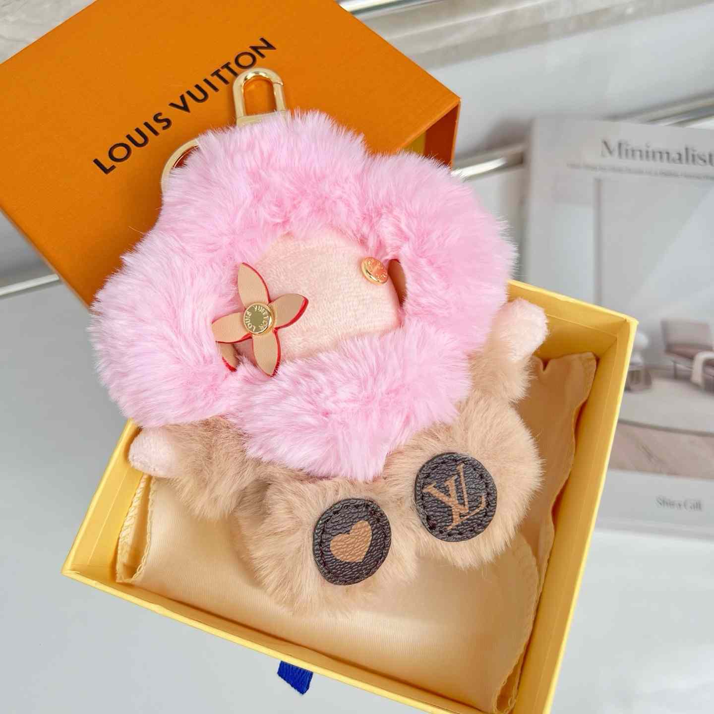 Louis Vuitton Vivienne Fashionista Bag Charm - FashionPlug