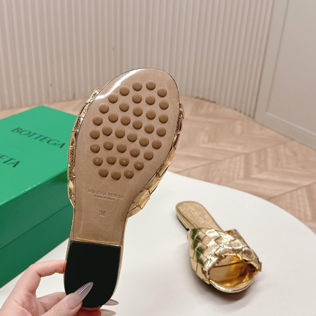 Bottega Veneta Blink Flat Mule - FashionPlug