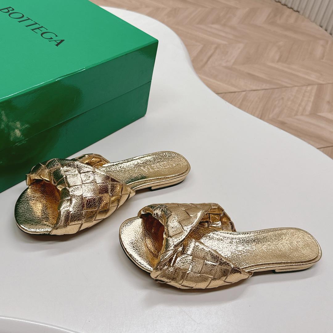 Bottega Veneta Blink Flat Mule - FashionPlug