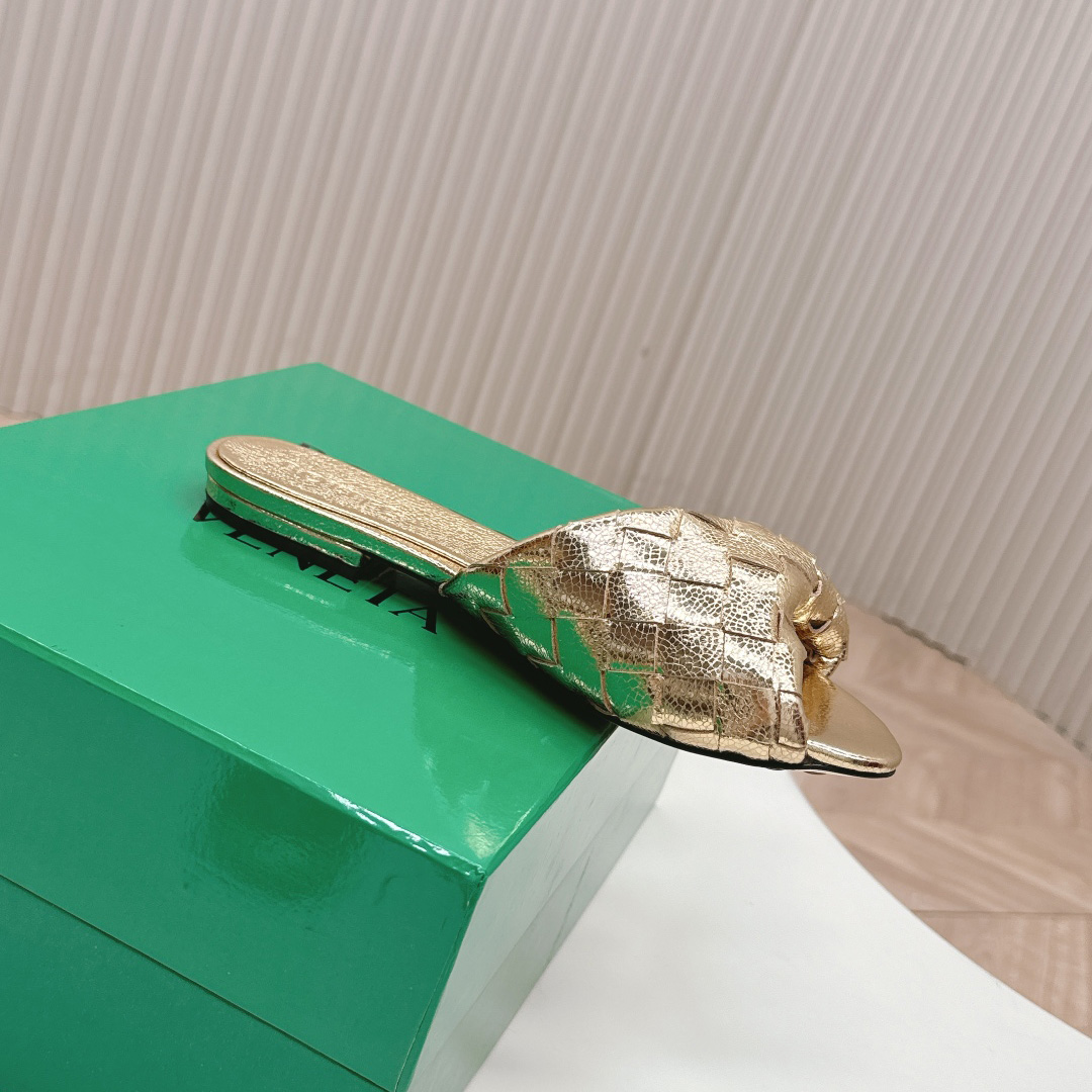 Bottega Veneta Blink Flat Mule - FashionPlug