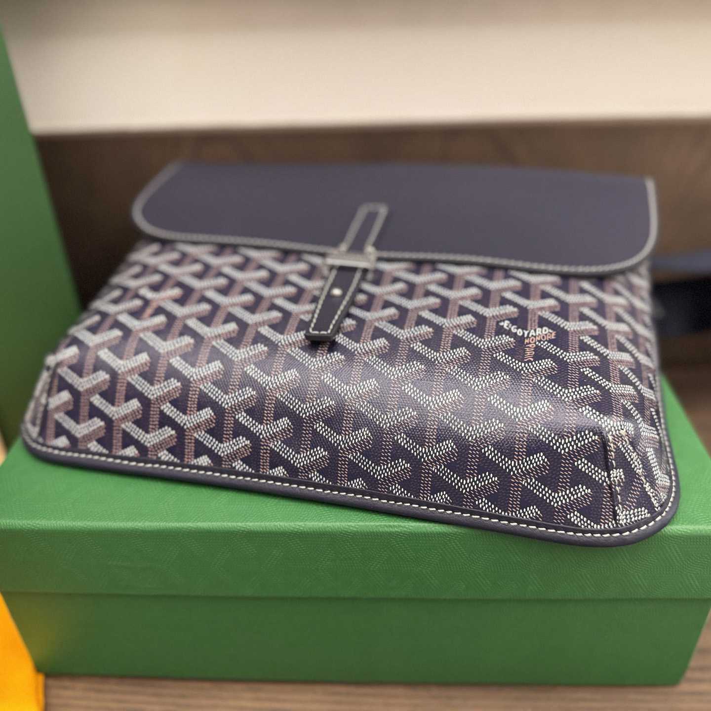 Goyard Coursier Messenger Bag - FashionPlug